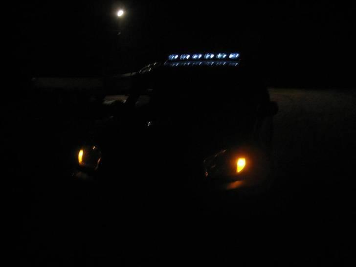 Toyota Rav4 *Solgt* - Så fik jeg lavet positions lys i fjernlygterne... billede 13