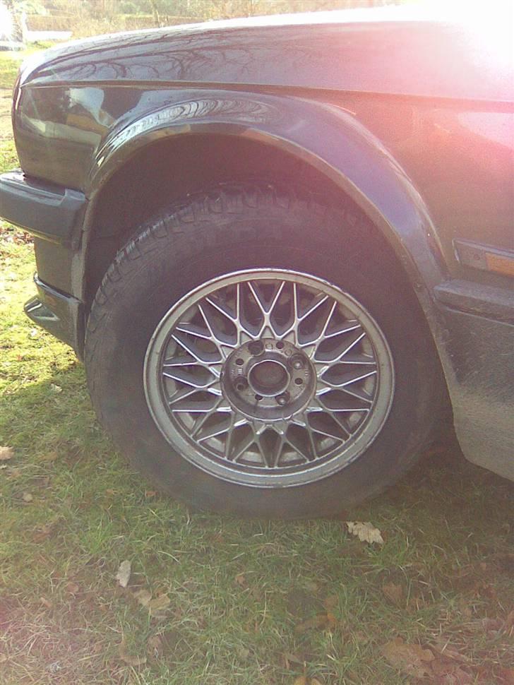 BMW 320 i e30 SOLGT billede 1