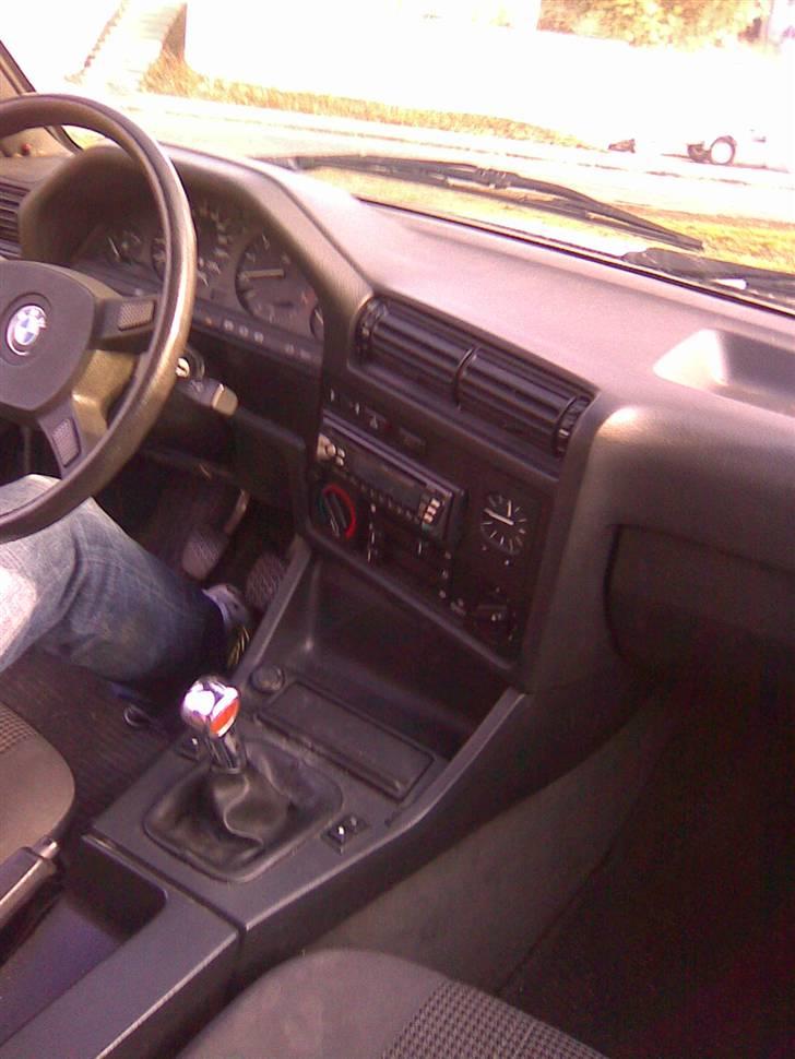 BMW 320 i e30 SOLGT billede 10