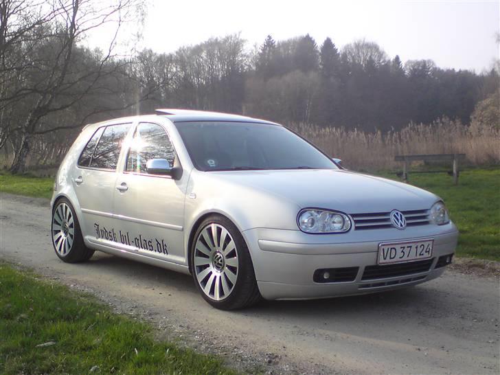 VW Golf 4 Highline  - Her er min elskede lille golf 4:) billede 1