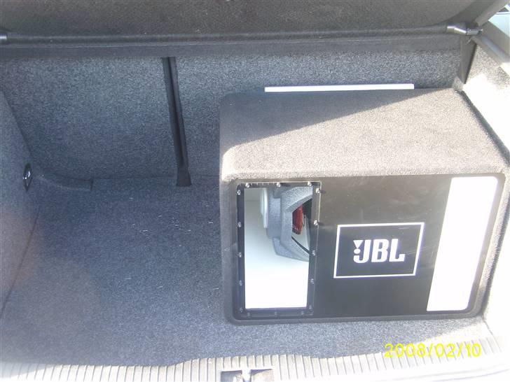 VW Golf 4 Highline  - 12 Tommer JBL sub billede 5