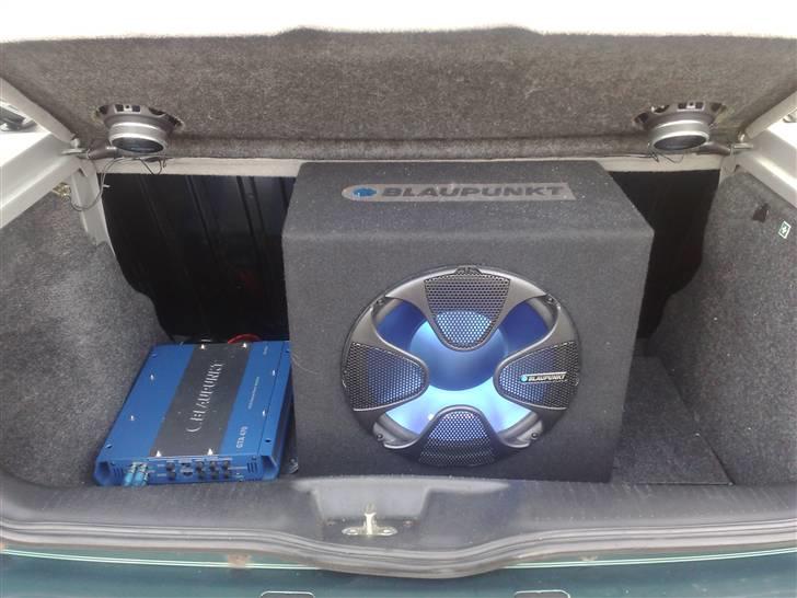 VW polo 6n SOLGT - ik den vildeste installering men det gør det nemt for mig at afmontere og montere billede 6