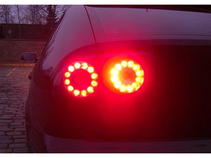 {{currentPhoto.altText}} billede {{currentPhoto.number}}