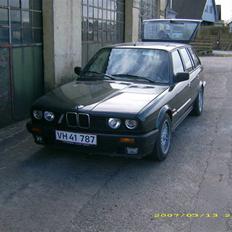 BMW 320i turing
