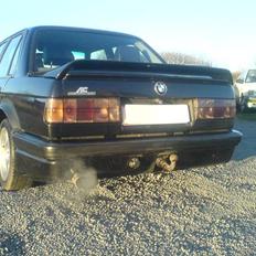 BMW 323i 2.5 *solgt*