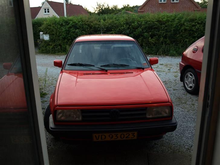 VW Golf 2 GTD VAN - Golf 2 tornadorød med Jettafront og øjenskygge billede 1