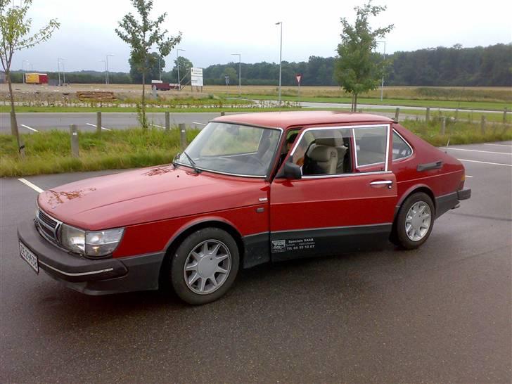 Saab 900 Aero - Er ved at få monteret Aero sæt hele vejen rundt.  billede 1