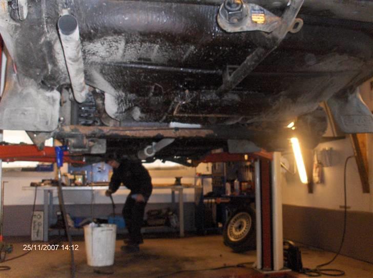 Saab 900 Aero - Masser af tectyl. billede 2