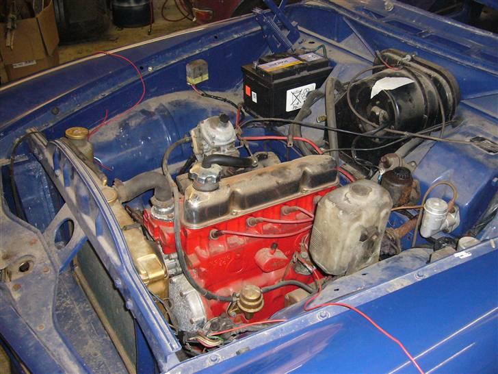 Volvo 122 S Amazon - en støvet motor fra da jeg var i gang med at samle den...  billede 10