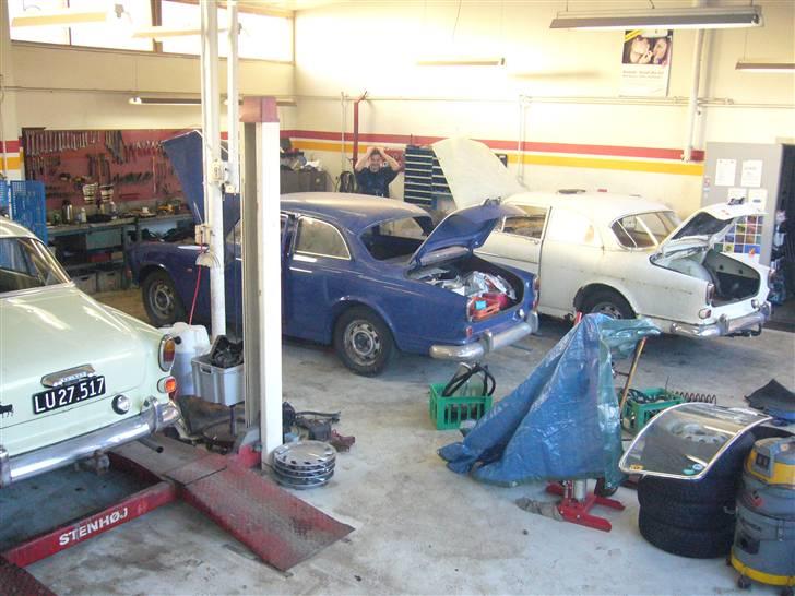 Volvo 122 S Amazon - masser af dejlige amazoner på værkstedet, der er den i godt selskab ;-) billede 12