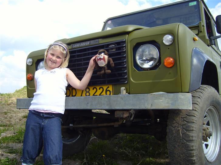Land Rover Ninety / 90 / Defender. - De 2 vigtigste ting i livet... billede 1