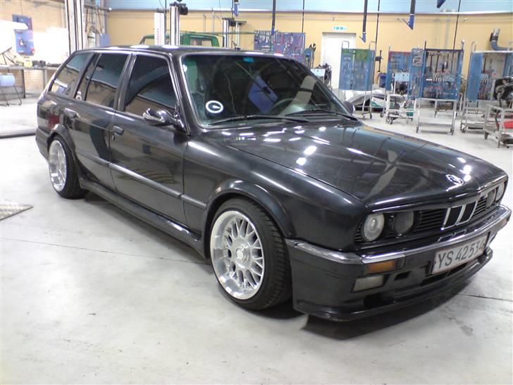 BMW 325i touring  solgt - mine fælge ser godt ud. billede 3