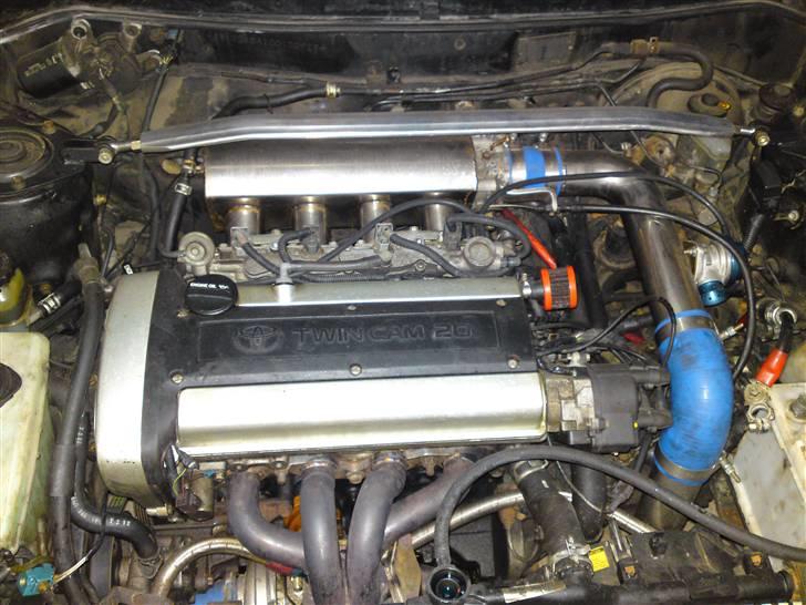 Toyota Corolla 20V Turbo SOLGT billede 2