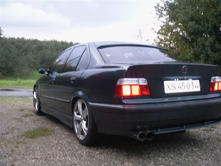 BMW bmw e36 SOLGT - diode baglygter super fede om aften :D billede 1