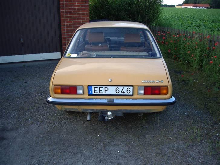Opel Ascona 1,6S - ... og med de nye (senere ændret til typen uden EU flag) billede 7