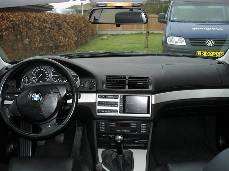 BMW 523i E39 - Her er interiør med mat crom lister. billede 13