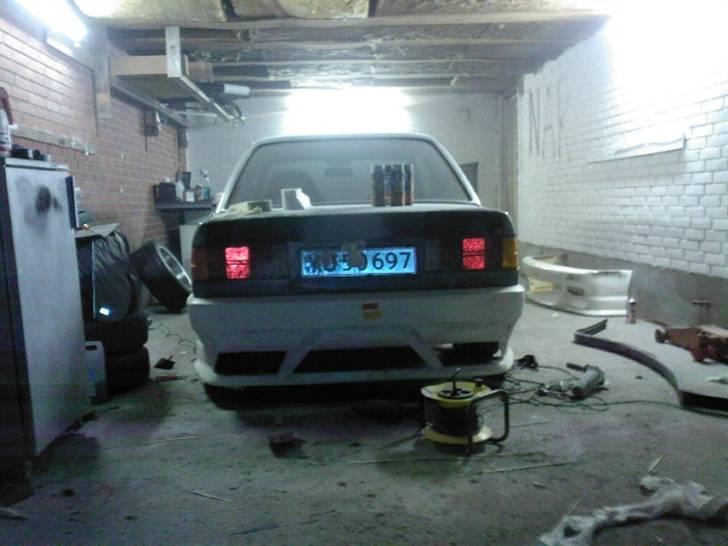 BMW projekt e30 335 SOLGT - ved at tilpasse seidl bagskørt billede 16