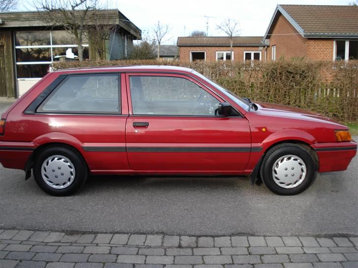 Nissan Sunny SLX 1,6 Skrottet billede 5