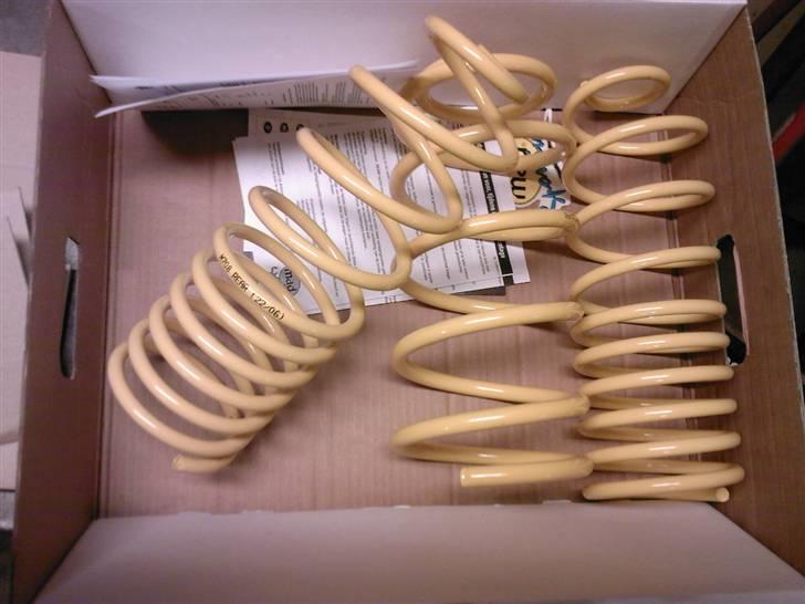 VW golf 2 *Solgt* - de fjedre jeg har købt. de ér monteret nu,  billede 10