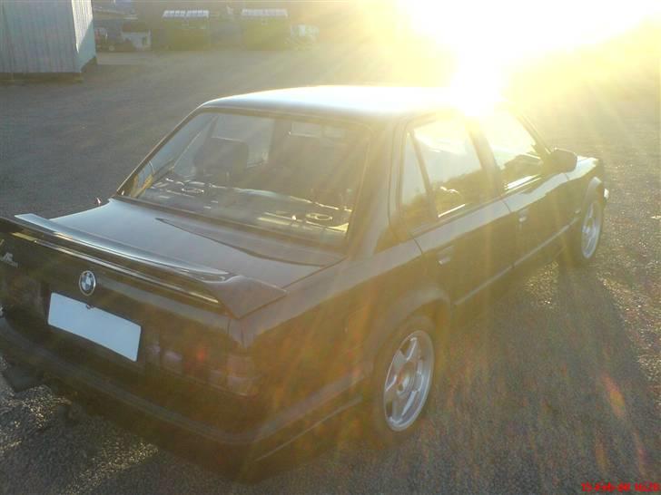 BMW 323i 2.5 *solgt* billede 1