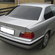 BMW 320i coupe