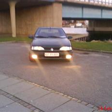 Renault 19    <DØD>