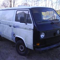VW Transpoter 1,6 TD (Død)