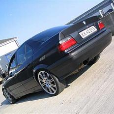 BMW 325i