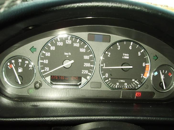 BMW 318I (Solgt) billede 8