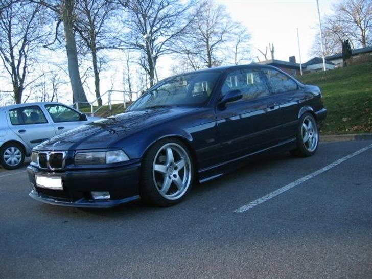 BMW 325i coupe SOLGT billede 1