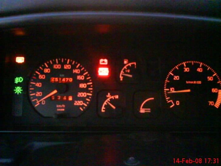 Renault 19    <DØD> - omdrejninger op til 7500 hehe  billede 7