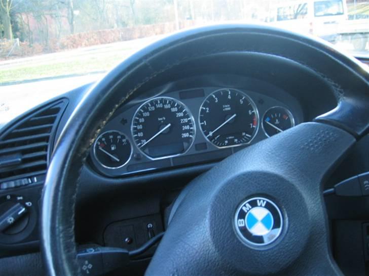 BMW 325i coupe SOLGT billede 5
