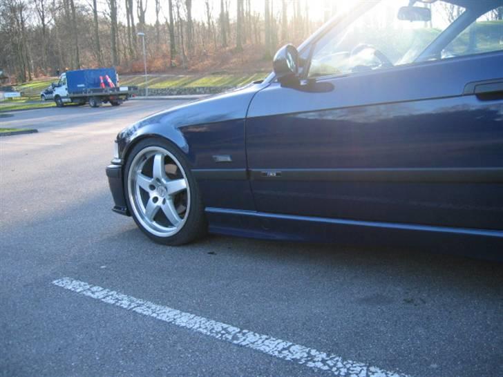 BMW 325i coupe SOLGT billede 8