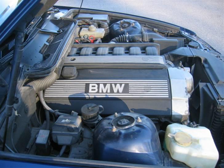 BMW 325i coupe SOLGT billede 10