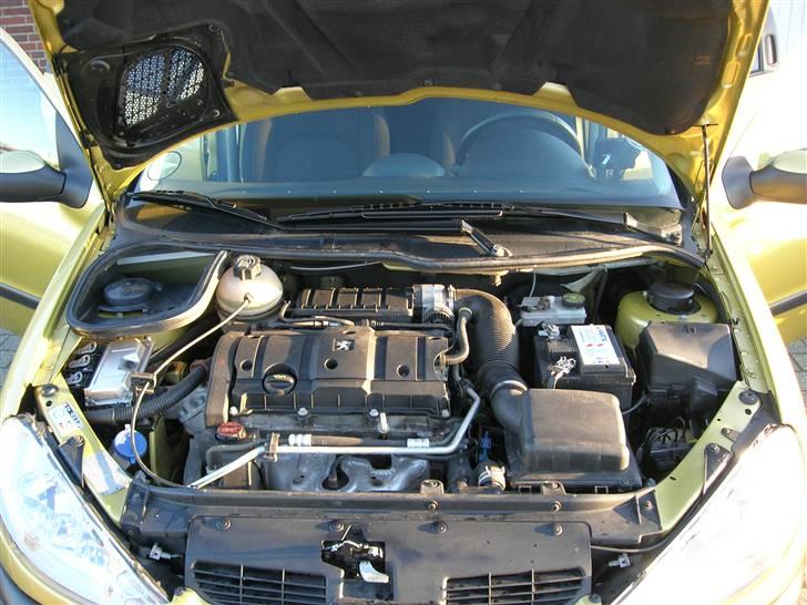 Peugeot 206 SW S16 - Står pt standart men har KN-kit på om sommeren billede 8