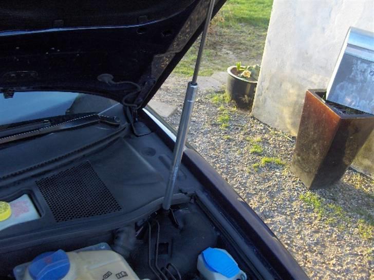 VW Passat Variant *solgt* - "dæmper" påfronthjælm billede 10