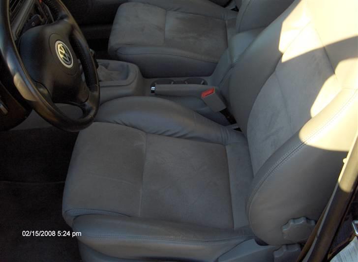 VW Passat 2,3 V5 Highline - De lækre lædersæder, de er fede at sidde i. billede 5