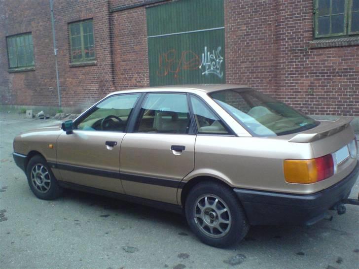 Audi 80 1.8 SOLGT billede 2