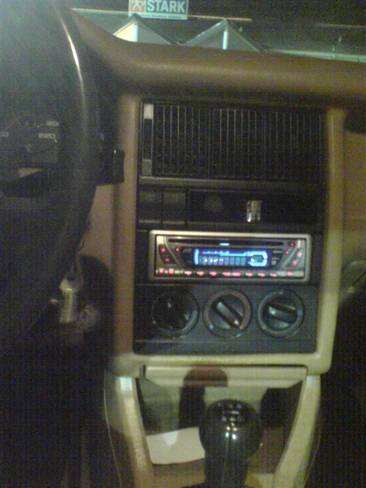 Audi 80 1.8 SOLGT - JVC Headunit billede 3
