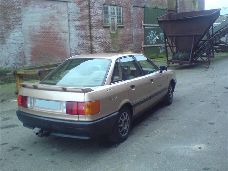 Audi 80 1.8 SOLGT - Den træk krog er på vejj af :) billede 10