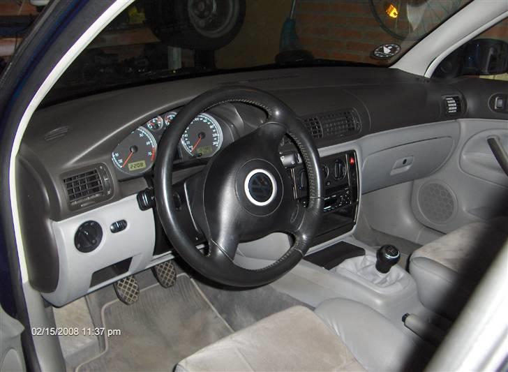 VW Passat 2,3 V5 Highline - Læderrat og de blanke ur-skiver... billede 8