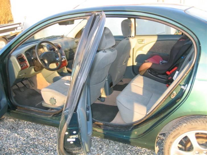 Toyota Avensis 2.0 Sol (solgt) billede 8
