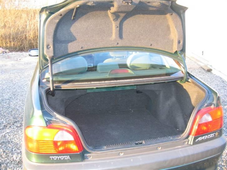 Toyota Avensis 2.0 Sol (solgt) billede 9