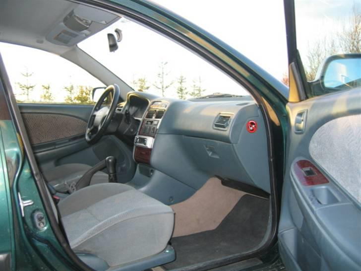 Toyota Avensis 2.0 Sol (solgt) billede 10