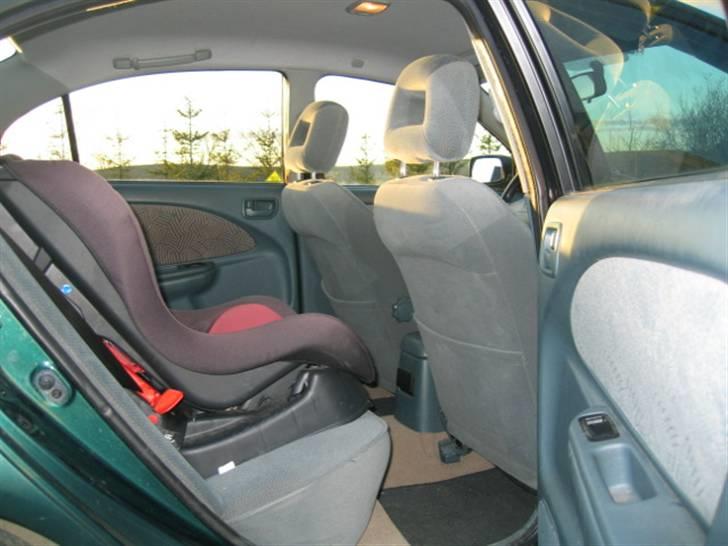 Toyota Avensis 2.0 Sol (solgt) billede 11