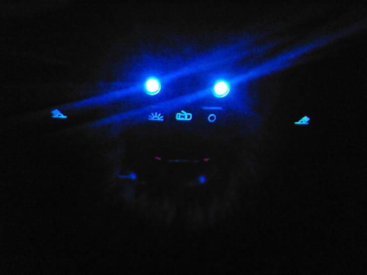 VW Caravelle BUS - De sidste loft-lamper skal også skiftes ud med denne model. billede 8