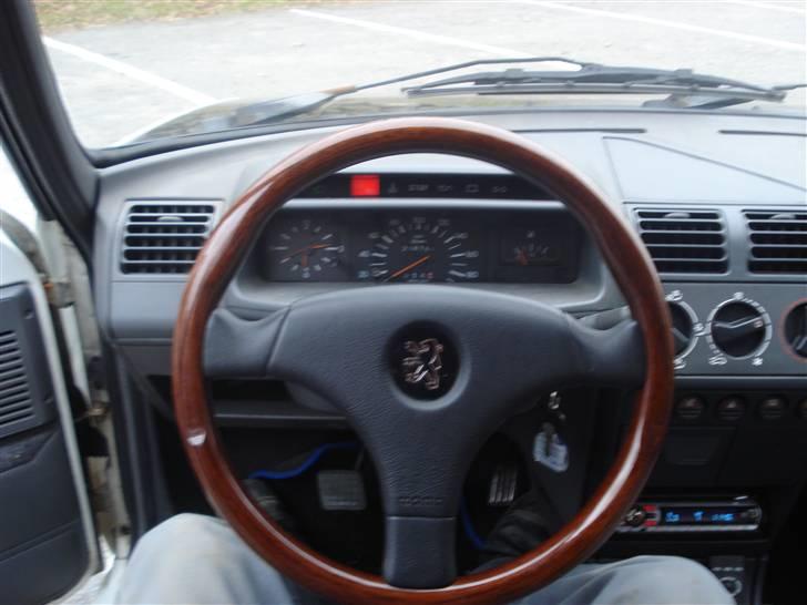 Peugeot 205 xri solgt billede 10