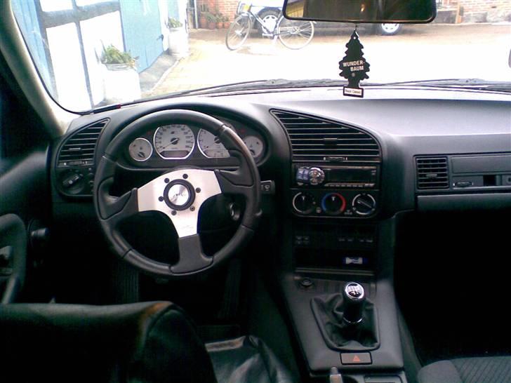 BMW 325i til salg billede 10