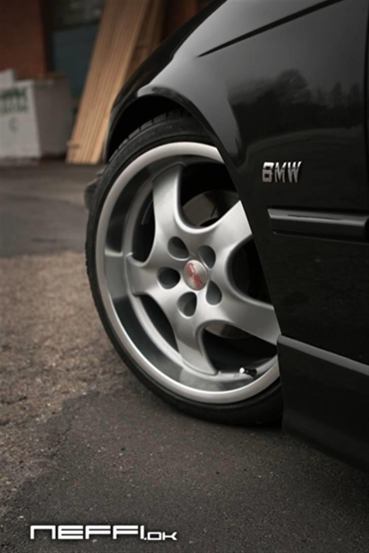 BMW 325i E36 Facelift SOLGT! billede 2