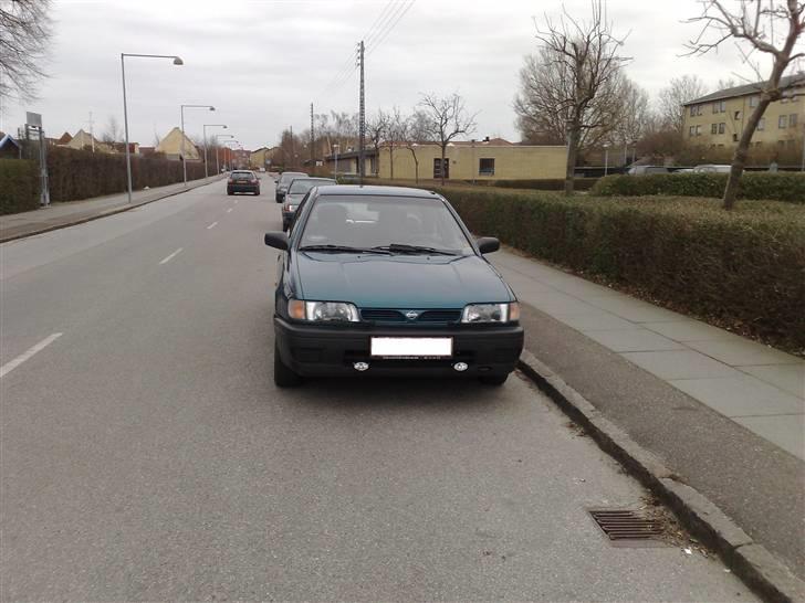 Nissan Sunny skrottet billede 3